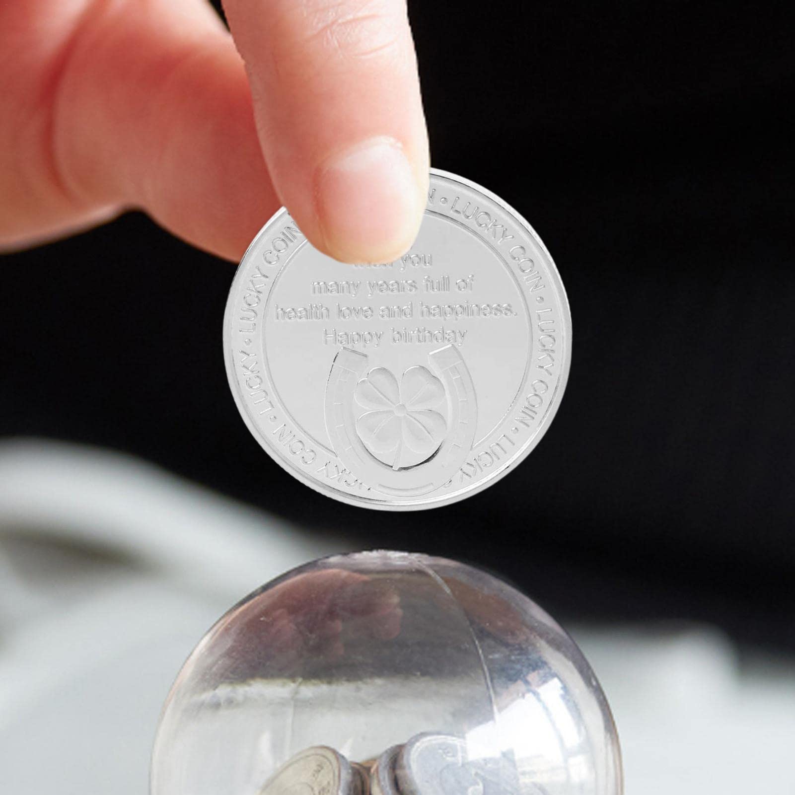 Amazon.co.jp: 2個 Happy Birthday Coin ギフト 仮想 通貨 コイン ハッピーバースデー記念コイン ラッキー コイン  誕生日プレゼント 四つ葉のクローバー コレクション コイン 開運お守り 健康・愛・幸せを願う : おもちゃ
