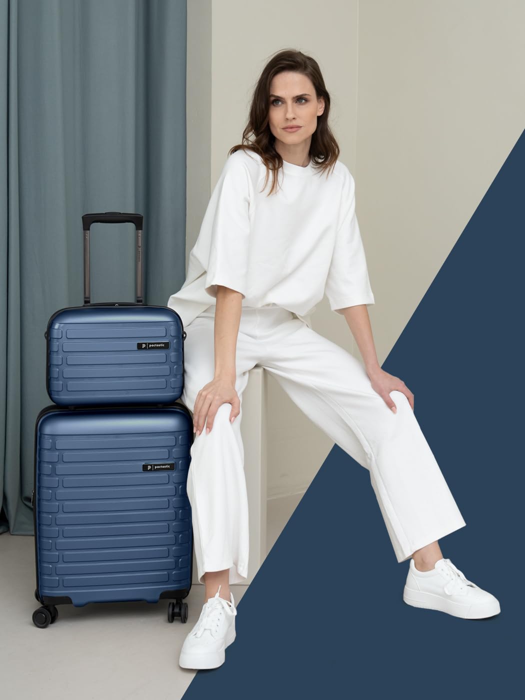Pactastic Hartschalen Kabinen-Koffer | Kleiner Cabin-Trolley 40 x 20 x 55 cm von 40 auf 48 Liter erweiterbar | aus hochwertigem Polypropylen | 4 Doppelrollen & TSA-Schloss (Collection 04)