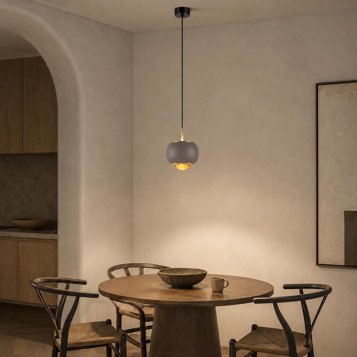 Nowoczesna metalowa lampa wisząca z kloszem kuli i miękkim dyfuzorem