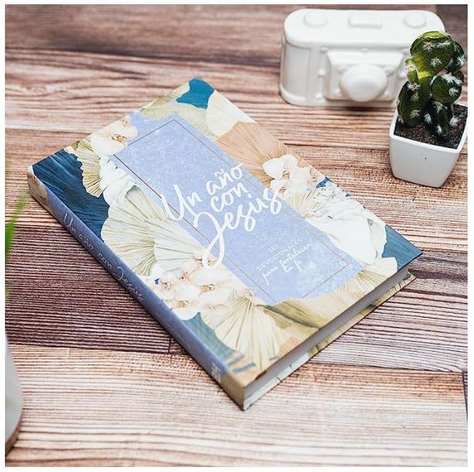 Image of Un ano con Jesus: 365 devocionales para tu caminar con Dios | A Year with Jesus: 365 Devotions for your Walk With God (Spanish Edition)
