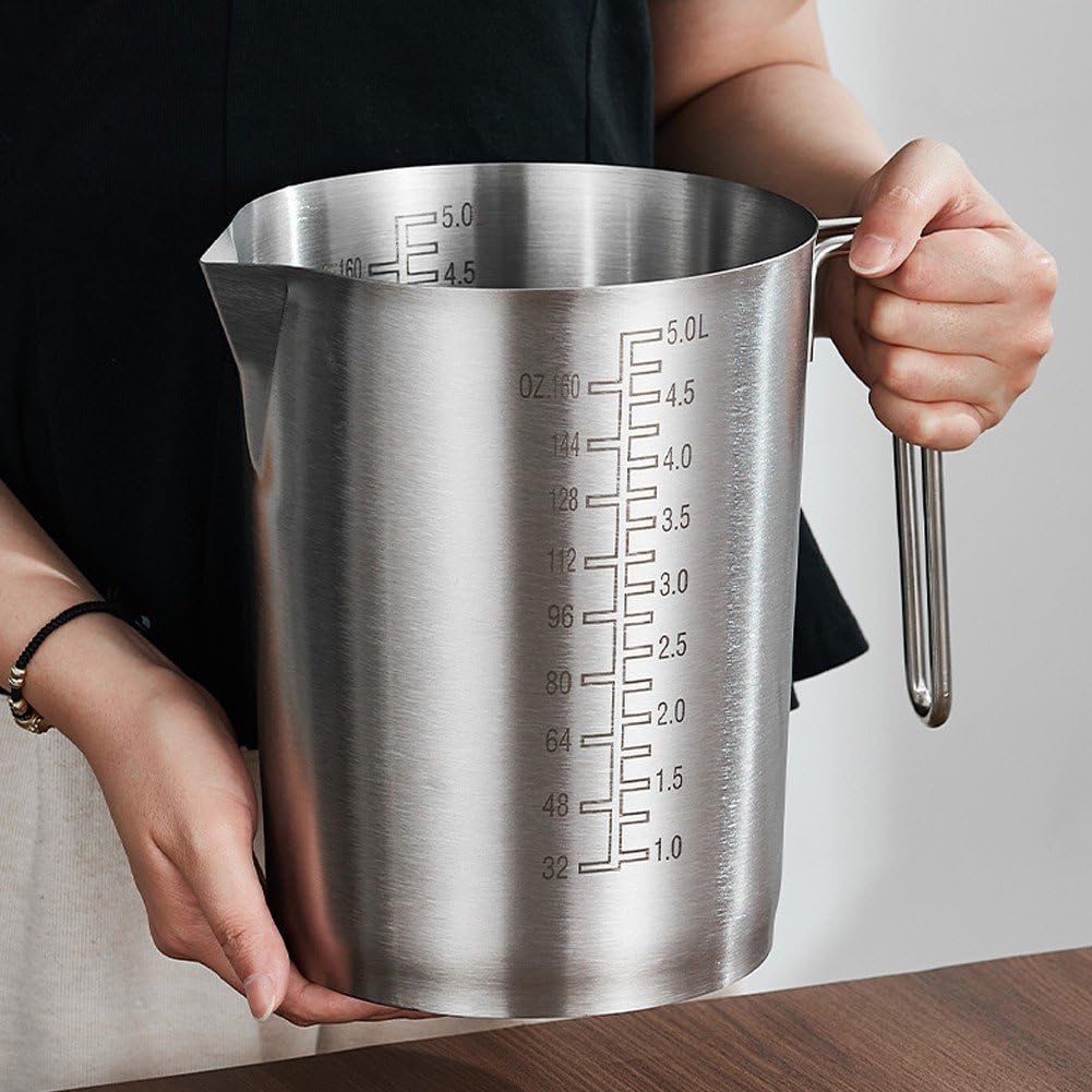 Brocca Graduata 5 Litri in Acciaio Inox, Misurino Spesso, Caraffa per Schiumare Il Latte, Bicchiere Graduato a Bocca Larga, Brocca per Il Latte per Cucina E Bar