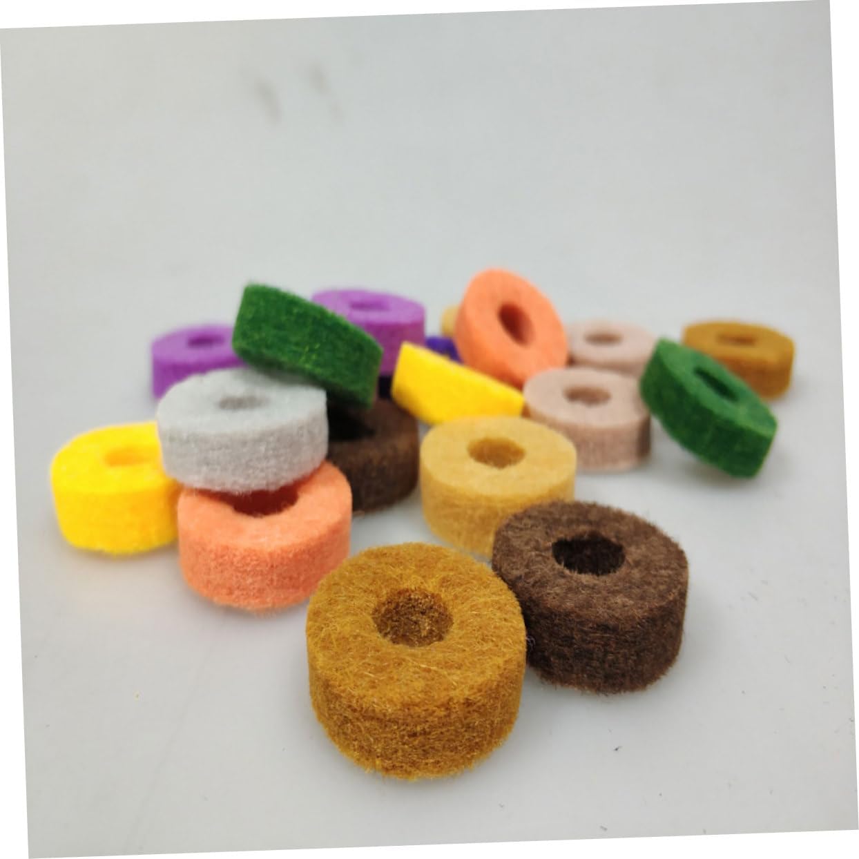 Toyvian 100pcs Professional Drum Cymbal Pads Hi Hat Accessories Drum Cymbals Random Color