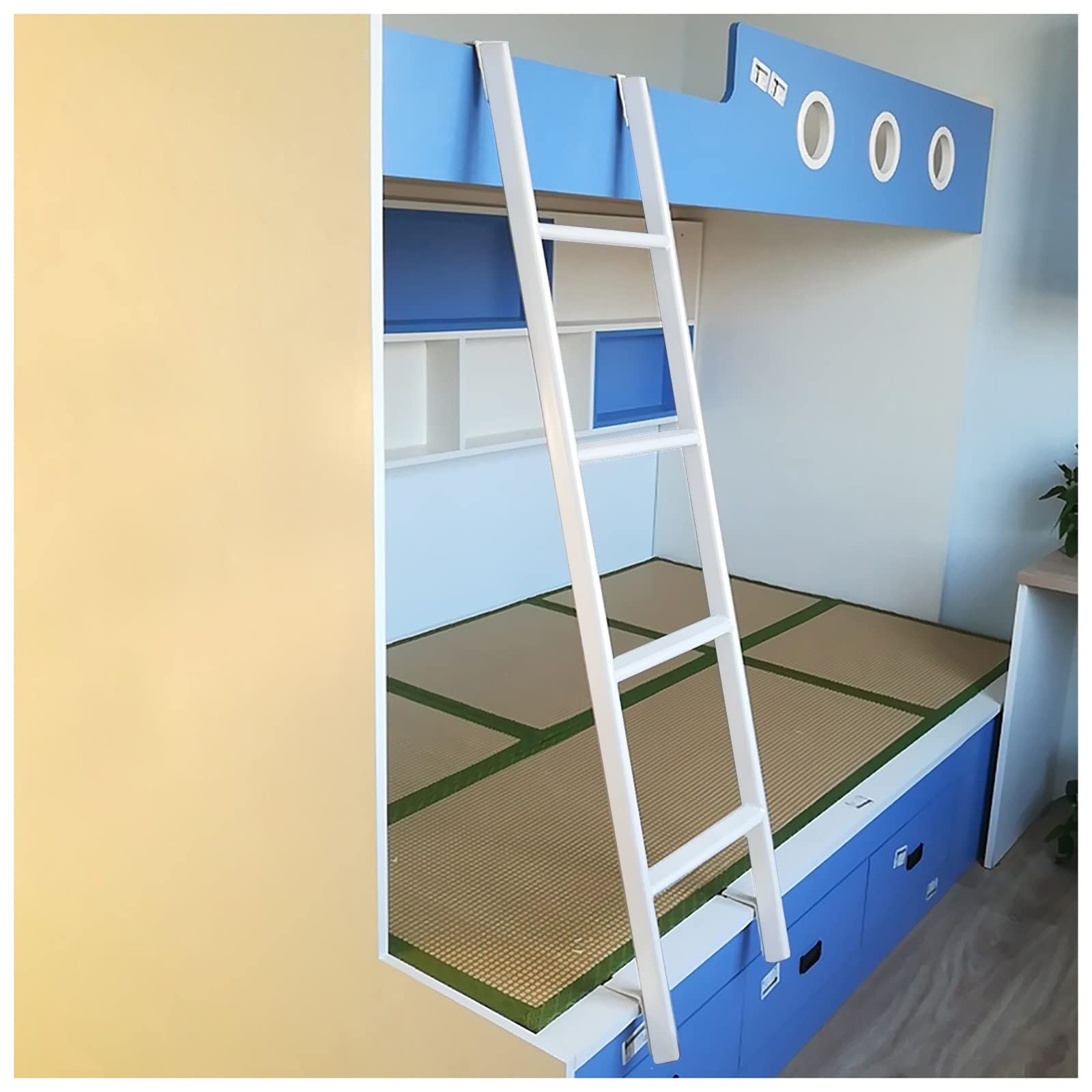 Échelle de lit mezzanine blanche réglable pour optimiser l'espace en camping-car