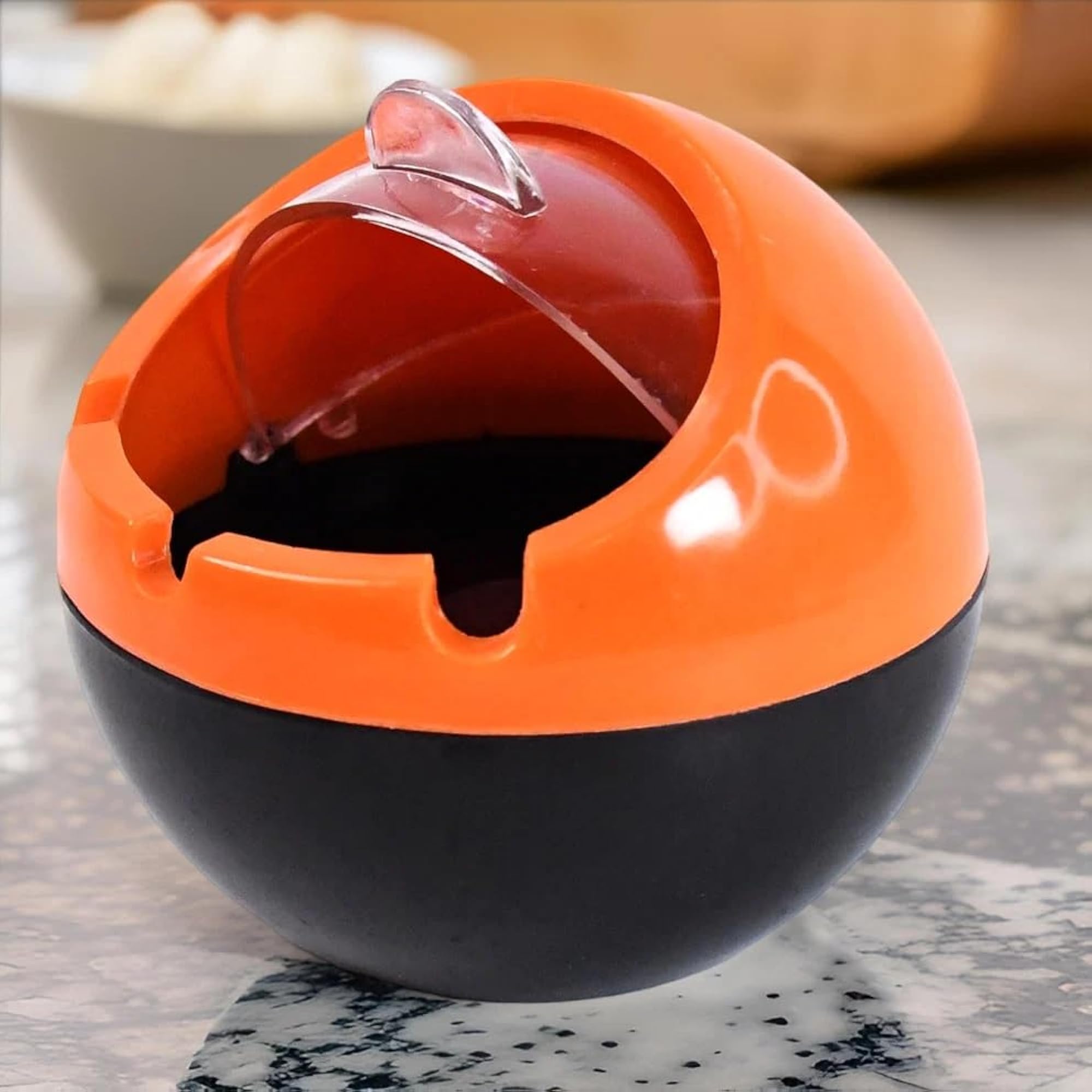 Ball Ashtray with Lid, Windproof Portable PP Plastic