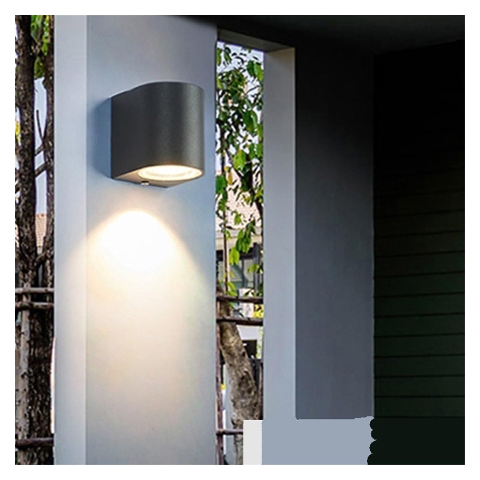 Applique extérieure étanche pour illuminer votre balcon de sa douce lumière chaude nordique