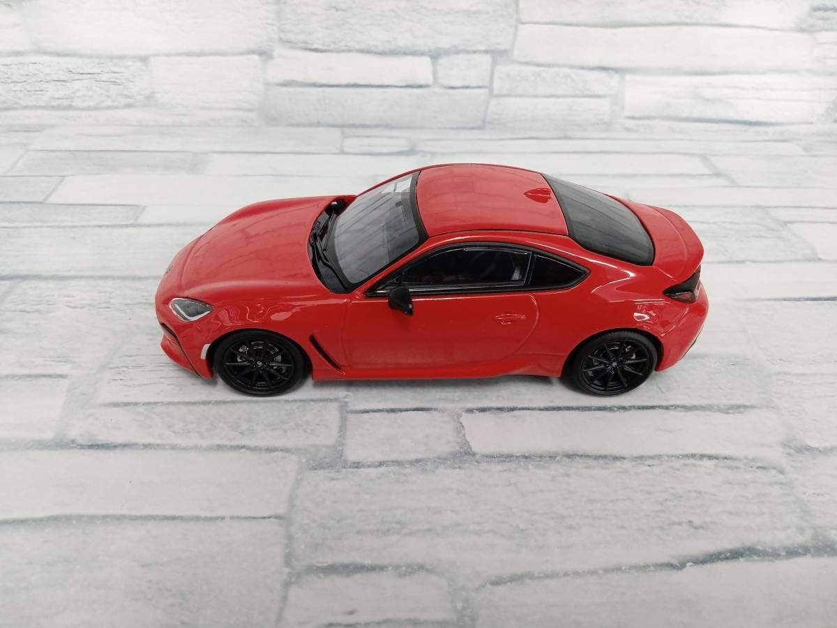 新型トヨタ GR86 1/30 カラーサンプルミニカー スパークレッド未使用箱付