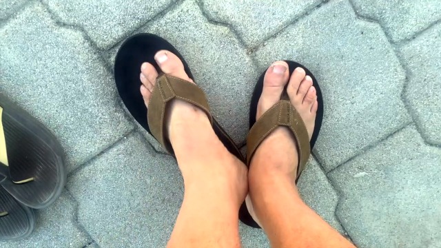 most comfortable flip flops for walking
