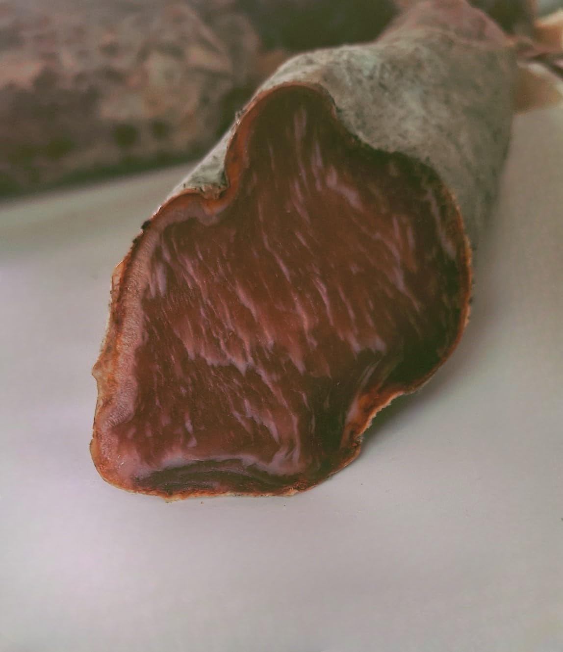Lote de 5 sobres de jamón ibérico de cebo cortado a cuchillo, lomo ibérico de bellota 100% puro y regalo cuña de queso artesanal