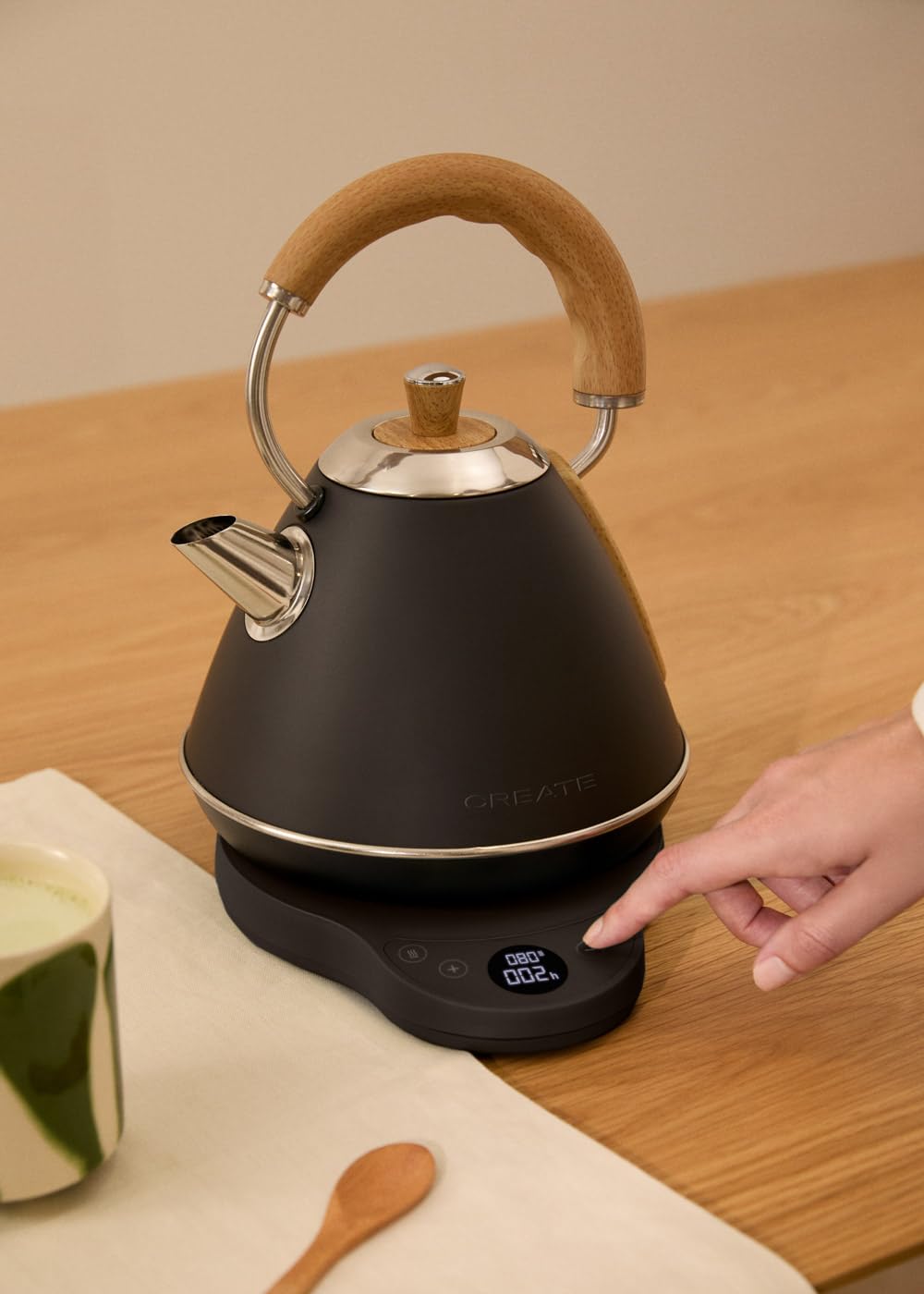 CREATE/KETTLE RETRO PRO/Bouilloire électrique 1 L avec contrôle de température noir/Système d’arrêt automatique, ébullition rapide, base antidérapante, panneau transparent, 1200W