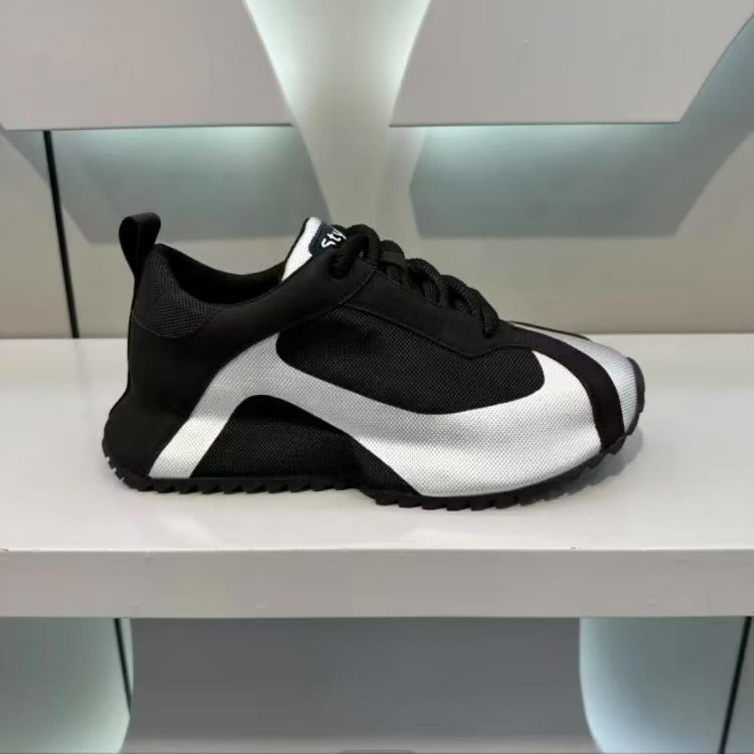 Men's Fashion Sports Running Shoes with Laces - Non-Slip Outdoor Fitness Sneakers for Teenagers - All-Season Versatile Athletic Footwear for Active Lifestyle