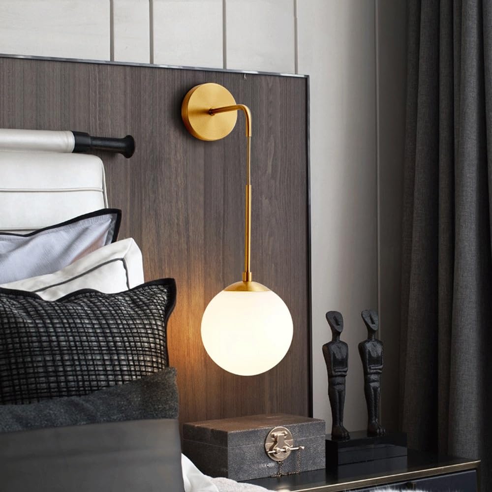 Lampa ścienna ze szkła kulowego