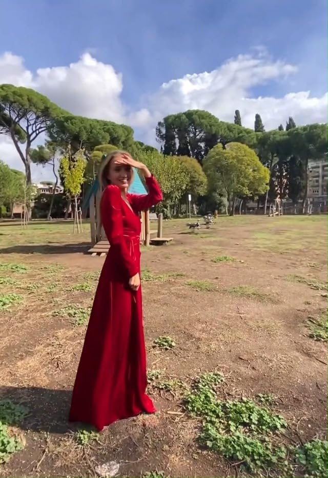 Velvet Formal Bridesmaid Dresses for Women V Neck Long Sleeve Evening Gowns4