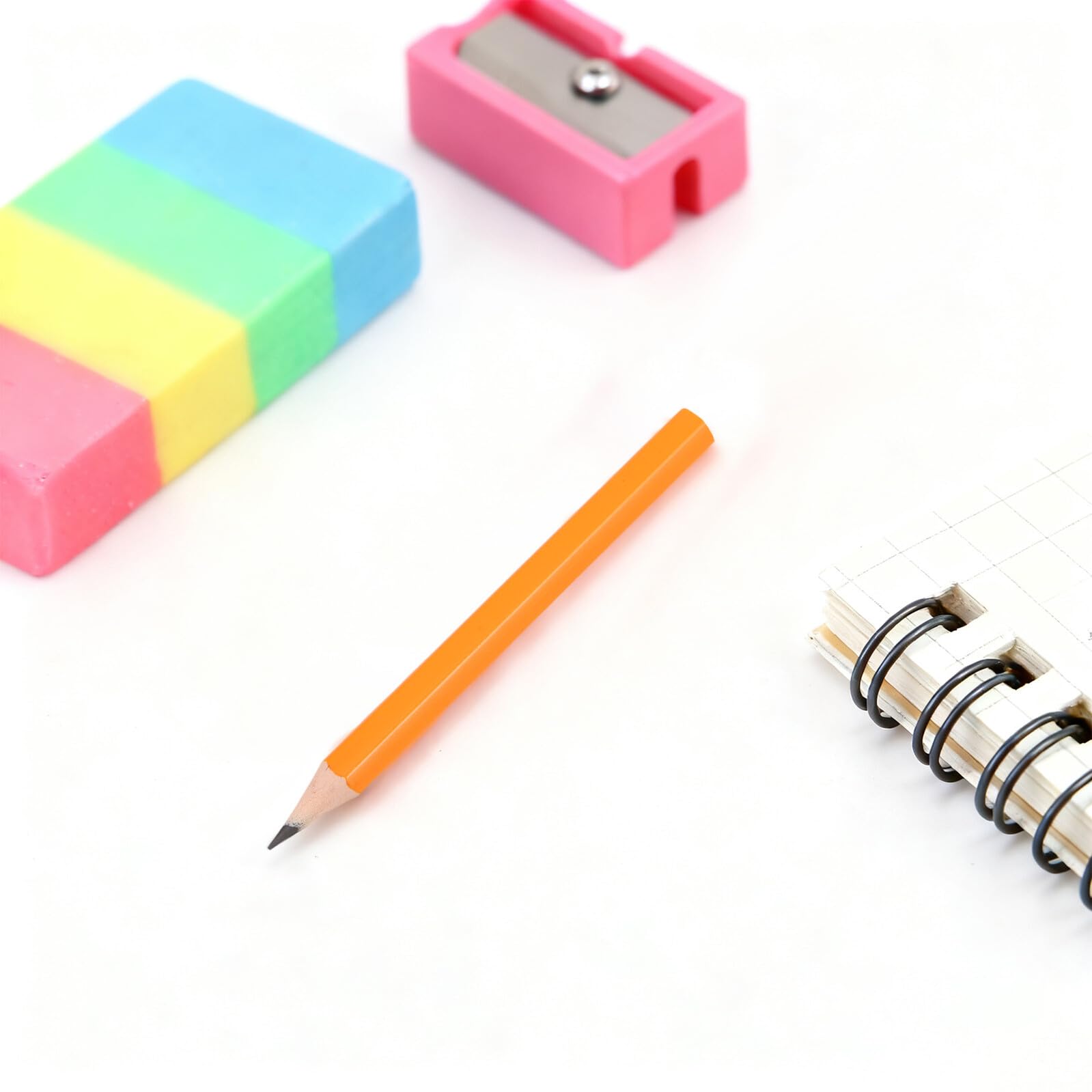 Veemoon Mini-crayons Ronds Jaunes pour Garçon et Filles 200 Pièces Crayons D'écriture Courts en Bois pour Apprentissage Scolaire, Papeterie Éducative pour Débutants, Usage Maison et École