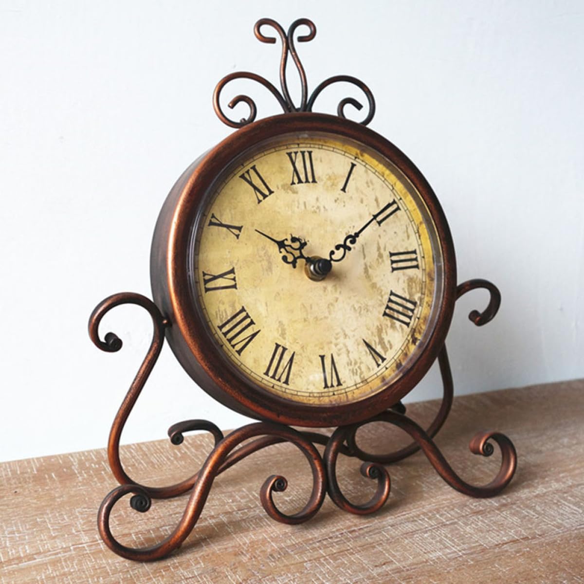Tickenlose Vintage Tischuhr aus Eisen und Glas für Wohnzimmer | Leiser Quarz, Runde Form, Europäischer Stil, Schlafzimmer und Zuhause, Braune Dekoration ohne Batterie