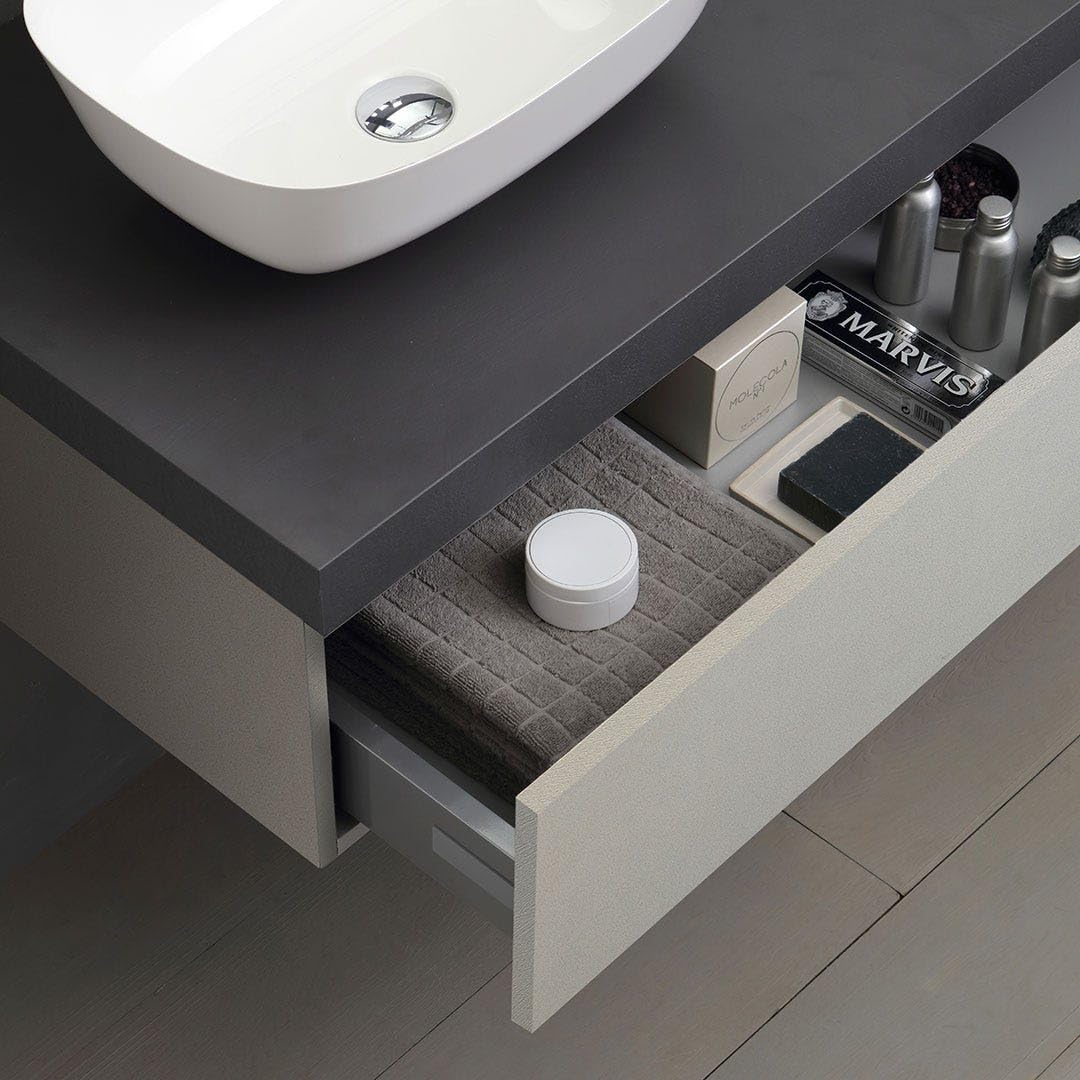 Kiamami Valentina - Mueble de baño suspendido de 120 cm con cajón Gris Perla, encimera Antracita, 2 lavabos de Resina y Espejo | Valentina