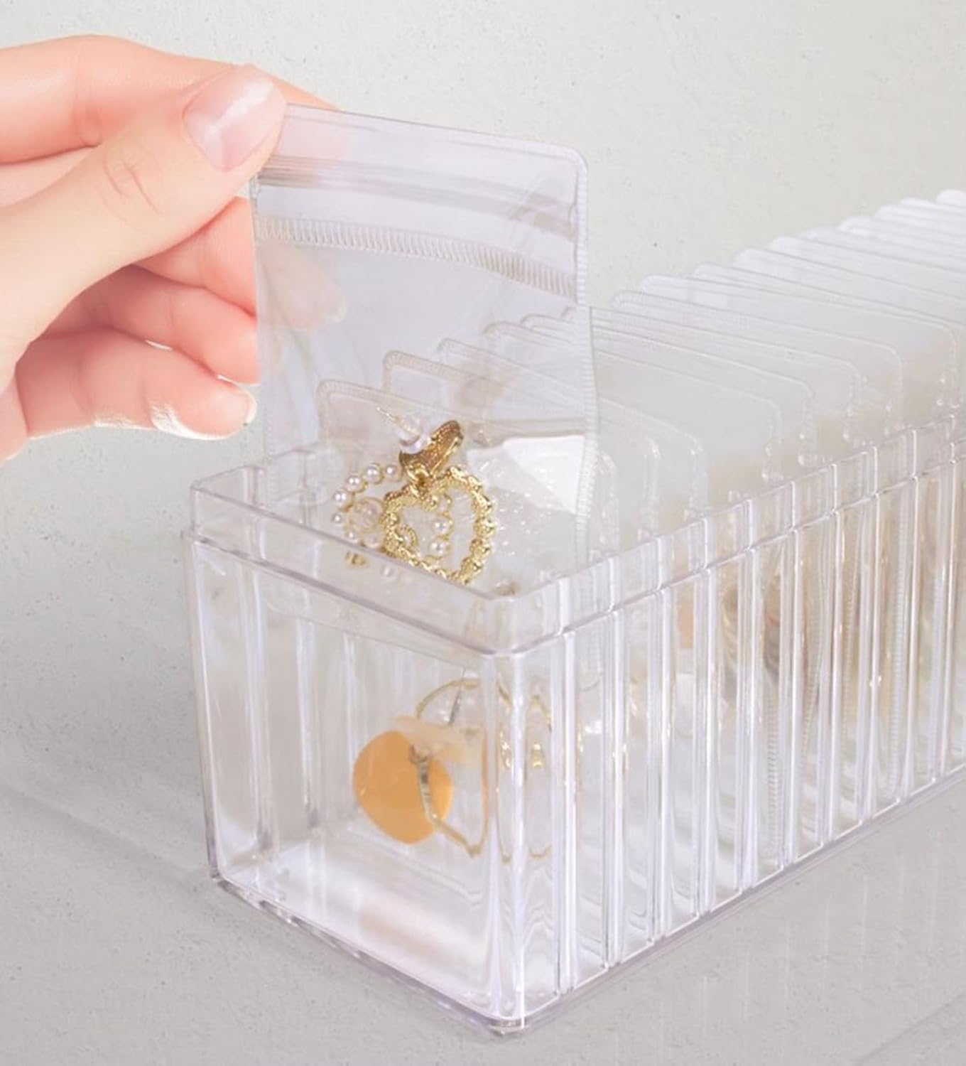 Acrylic Jewelry Box Organizer With 20 Portable Anti Tarnish Jewelry Bags, Clear Jewelry Organizer Holder, Jewelry Organizers And Storage, for Earrings Rings Women Girls (Box+20PCS Bags)
