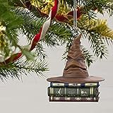 🎅【Weihnachtsbaum-Anhänger】: Das Ornament ist fertig zum Aufhängen an Ihrem Weihnachtsbaum mit einem Aufhänger. Es hat eine Größe von 7,5 cm.