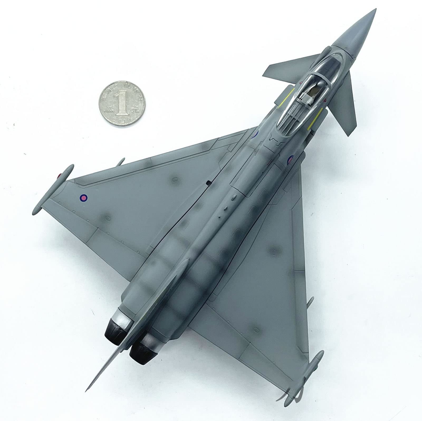 Kit Modello Militare, Modello di Caccia Militare in plastica pressofusa, Modello di Caccia Eurofighter Typhoon EF2000 in Scala 1/72, Giocattoli e Decorazioni per Adulti, 9,2 x 6,1