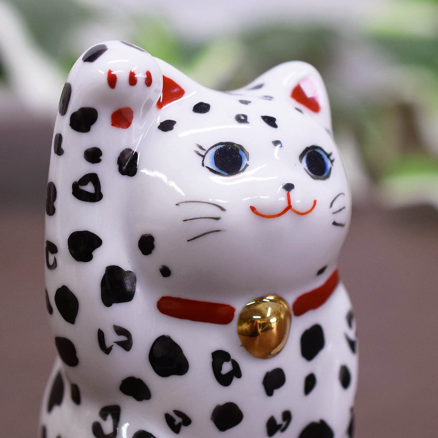 九谷焼　ひょう柄招き猫 右手上げ　7/20までの出品です Amazon.co.jp: 和座の蔵 おしゃれ 置物 九谷焼 右手 招き猫 レオパード