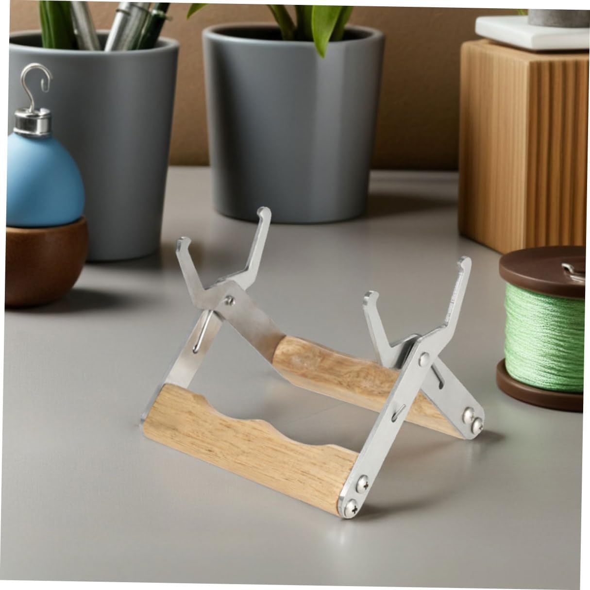 4pcs Beekeeping Frame Gripper Tool with Wooden Handle Stainless Steel Hive Frame Holder for Efficient Beehive Management and Inspection