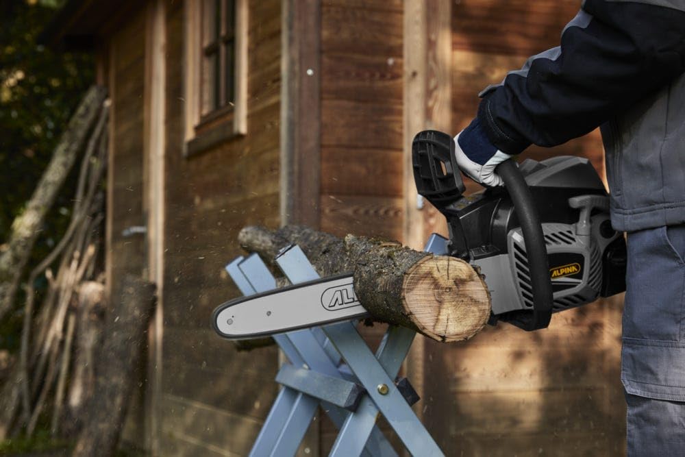 Alpina ACS 39 - Motosierra de gasolina de 35 cm, arranque fácil, bomba de aceite automática, para leña y uso doméstico