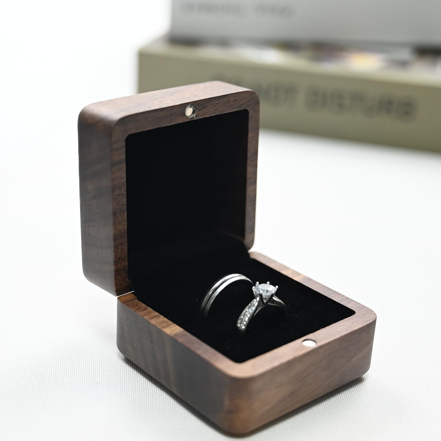 Scatola porta anelli di fidanzamento in legno scatola porta fedi nuziali rustica personalizzata per sposi cuscino con nome inciso scatola portagioie in legno regalo quadrato  36