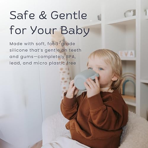 Miniatura 6 de KIDSco. Tazas de silicona con asa para bebés (paquete de 2)  Pico suave y tazas de entrenamiento abiertas para bebés de 6+ meses  Asas de fácil