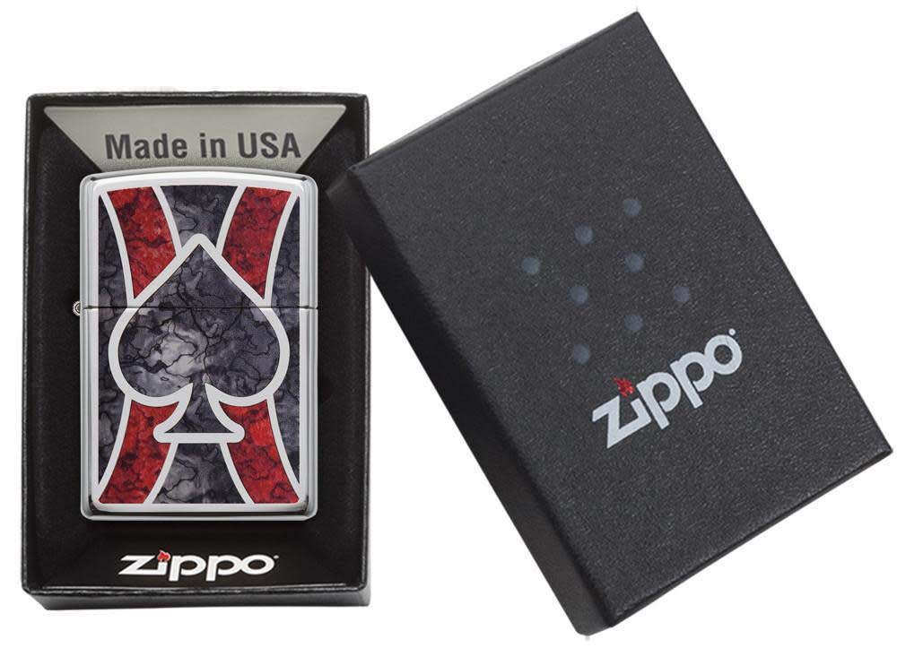 Accendino Zippo® Spade Design 28952, Accendino Antivento Ricaricabile Zippo, Realizzato in Metallo con Caratteristico click Zippo, Color Cromo Lucido, Made in USA, Ottima Idea Regalo