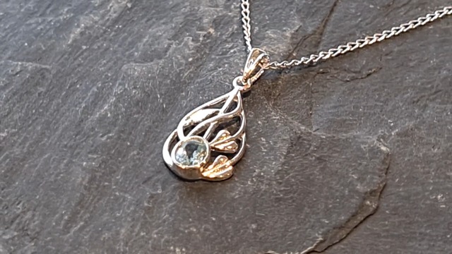Pendente In Argento Sterling 925 Con Gemma Di Topazio Dendritico 2.29
