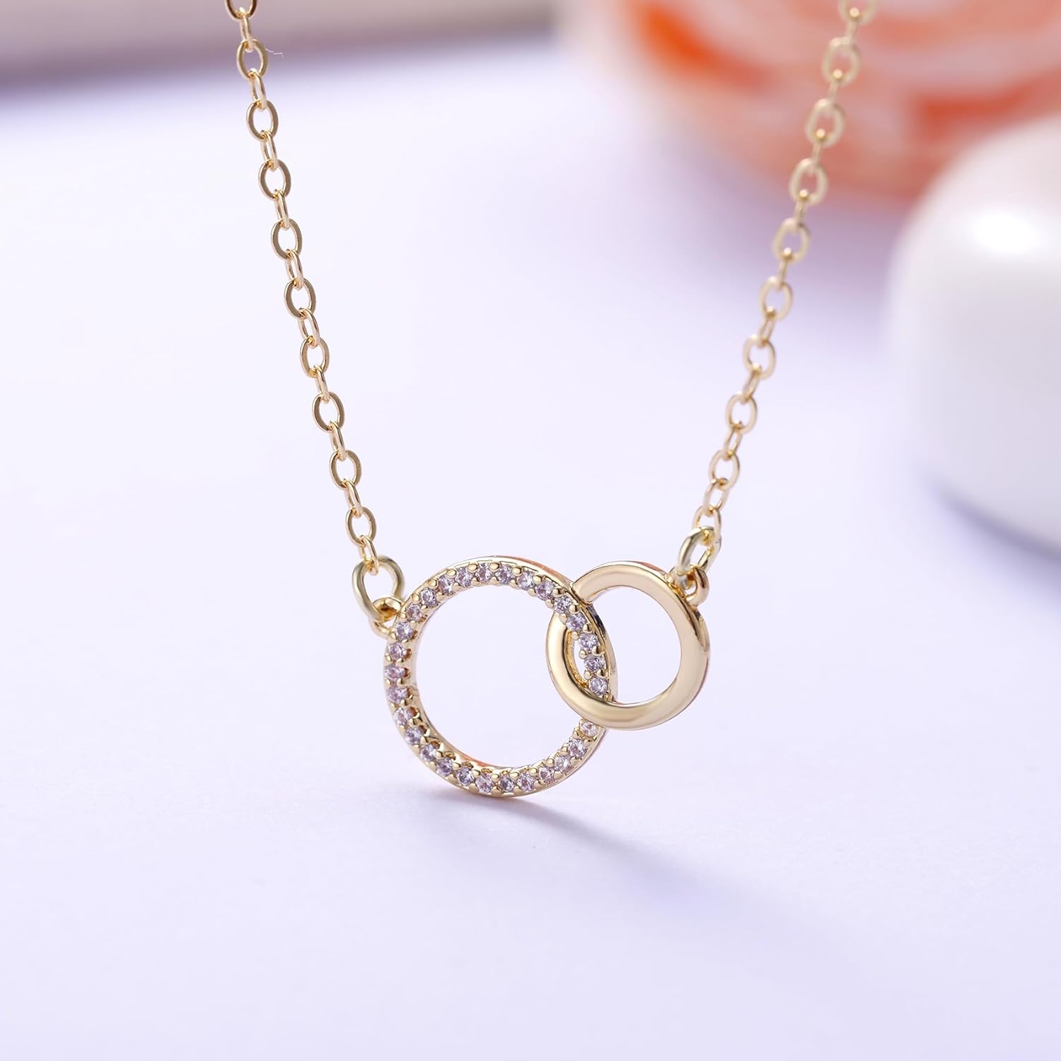 Kvekstio Wedding Day Mother of the Bride/Groom Gift, Minimalist Interlocking Circles Pendant Necklace Jewelry Gift for Mother - Image 2