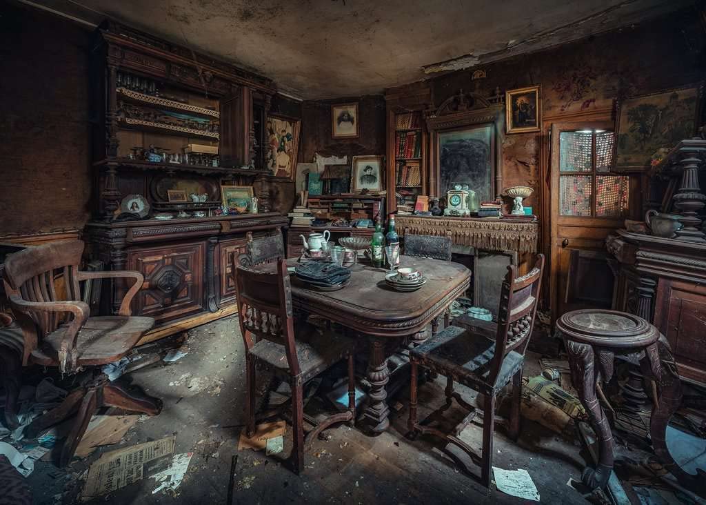 Ravensburger Lost Places Puzzle 17361 Bizarre Meal - 1000 Pieces Puzzle for Adults and Children