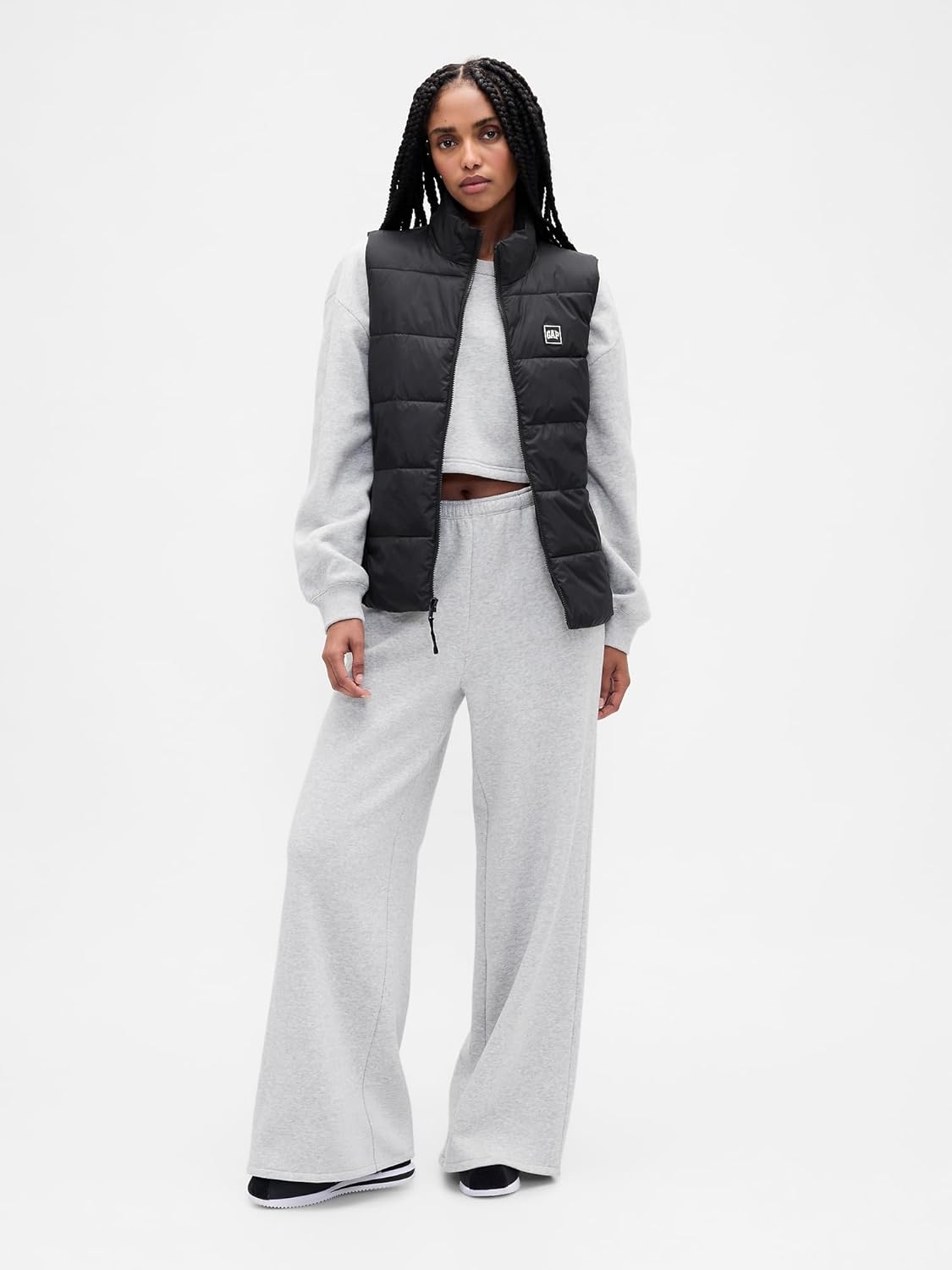 GAP womens Logo Lightweight Puffer Vest - Image 2