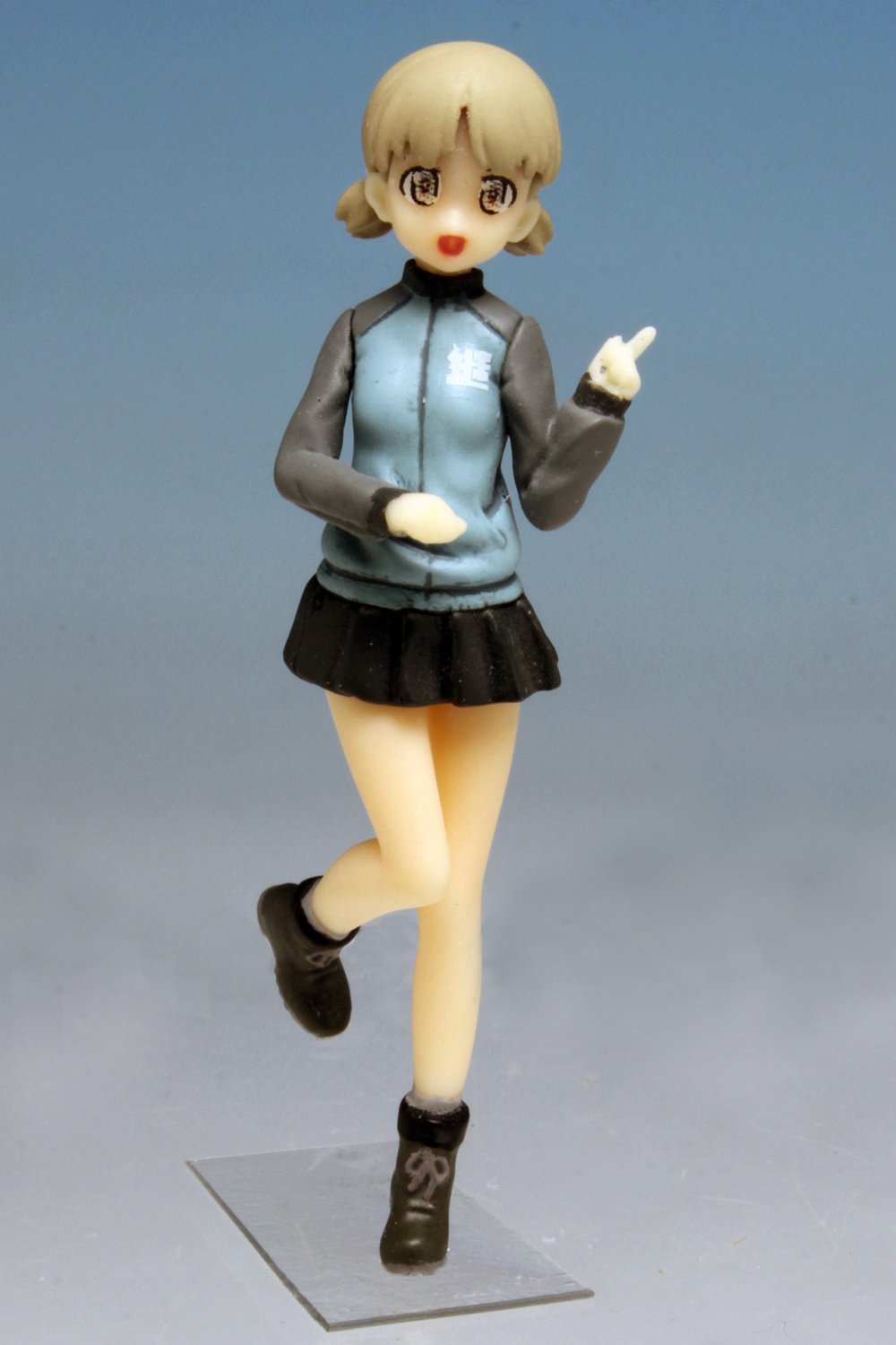 (未使用･未開封品)プラッツ ガールズ&amp;パンツァー劇場版 大学選抜チーム フィギュアセット 1/35スケール プラモデル GPF-18 Amazon.co.jp: プラッツ ガールズ&パンツァー劇場版 大学選抜
