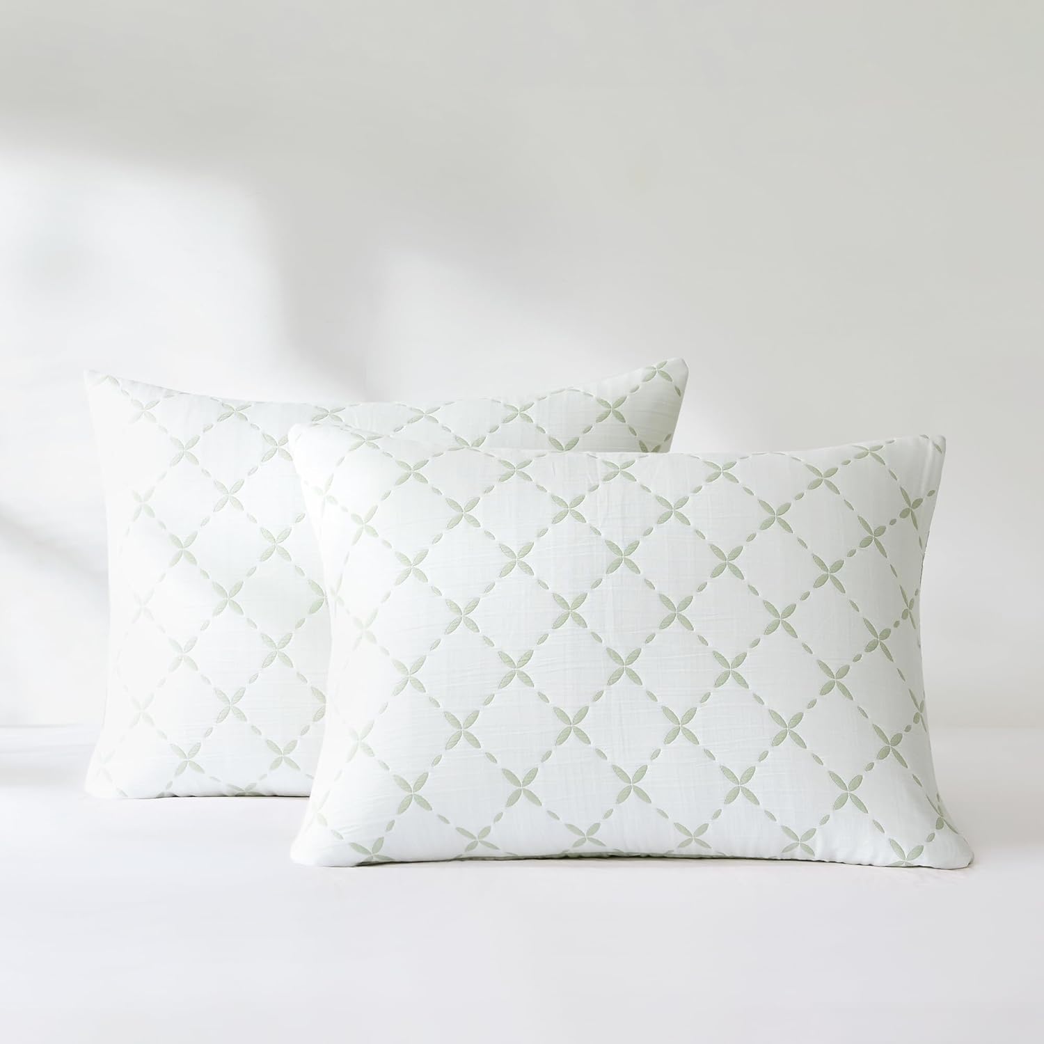 Lush Decor Diamond Leaf Jacquard Reversible Matelasse Coverlet 3 Piece Set Full/Queen Sage - Green Bedding Set - Leaf Quilt - Cottage Decor