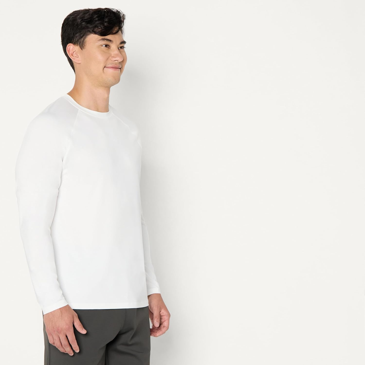 Amazon Essentials Men's Active Quick Dry Tech Stretch Lightweight Long-Sleeve T-Shirt (Available in Big&Tall) - Image 2