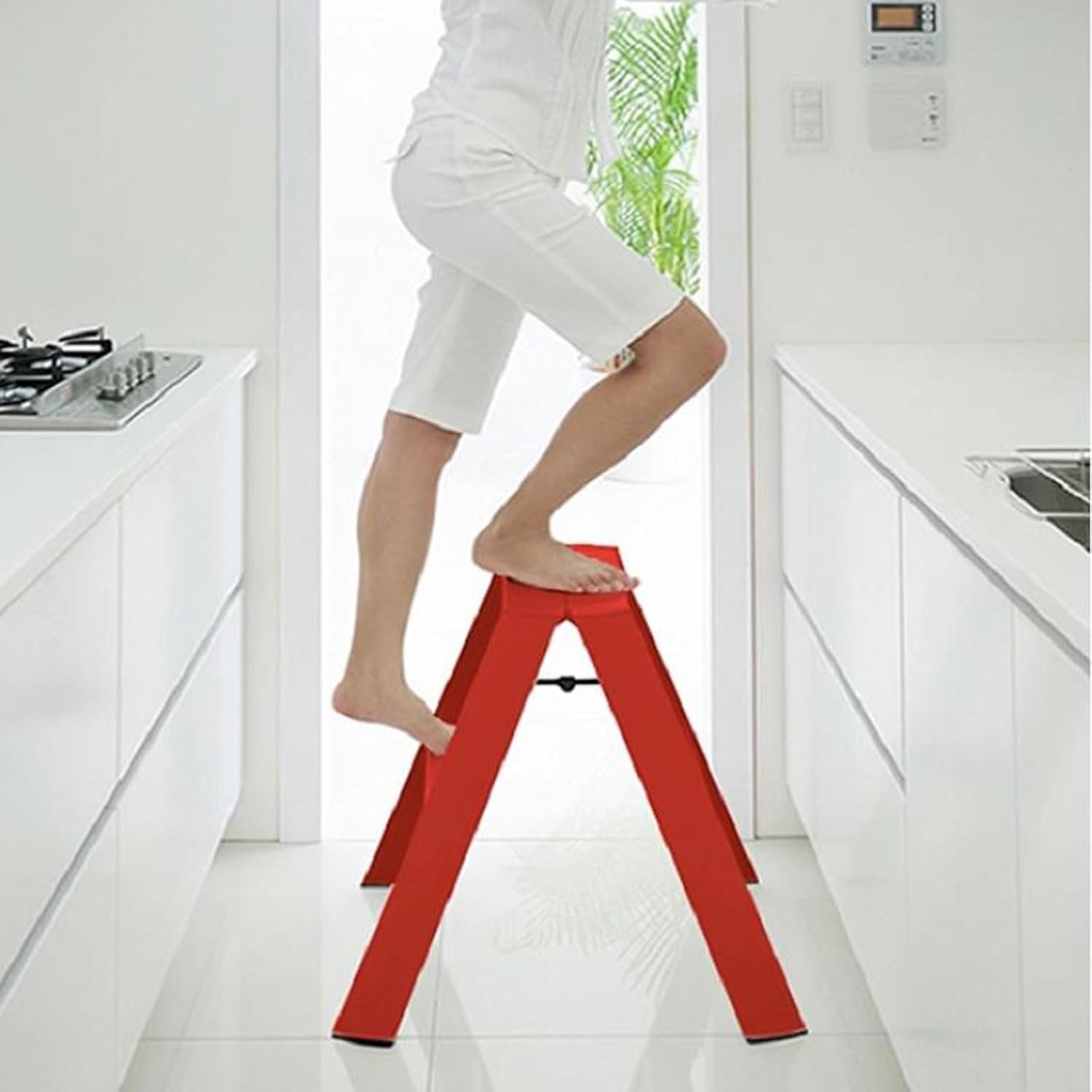 Household Stepladders 2-Step ladders Lightweight Folding Aluminum Alloy Step Stool with Anti-Slip Wide Tread for Household, Office, Painting, Decorating, Electricians, Changing Bulbs Folding Stepladde