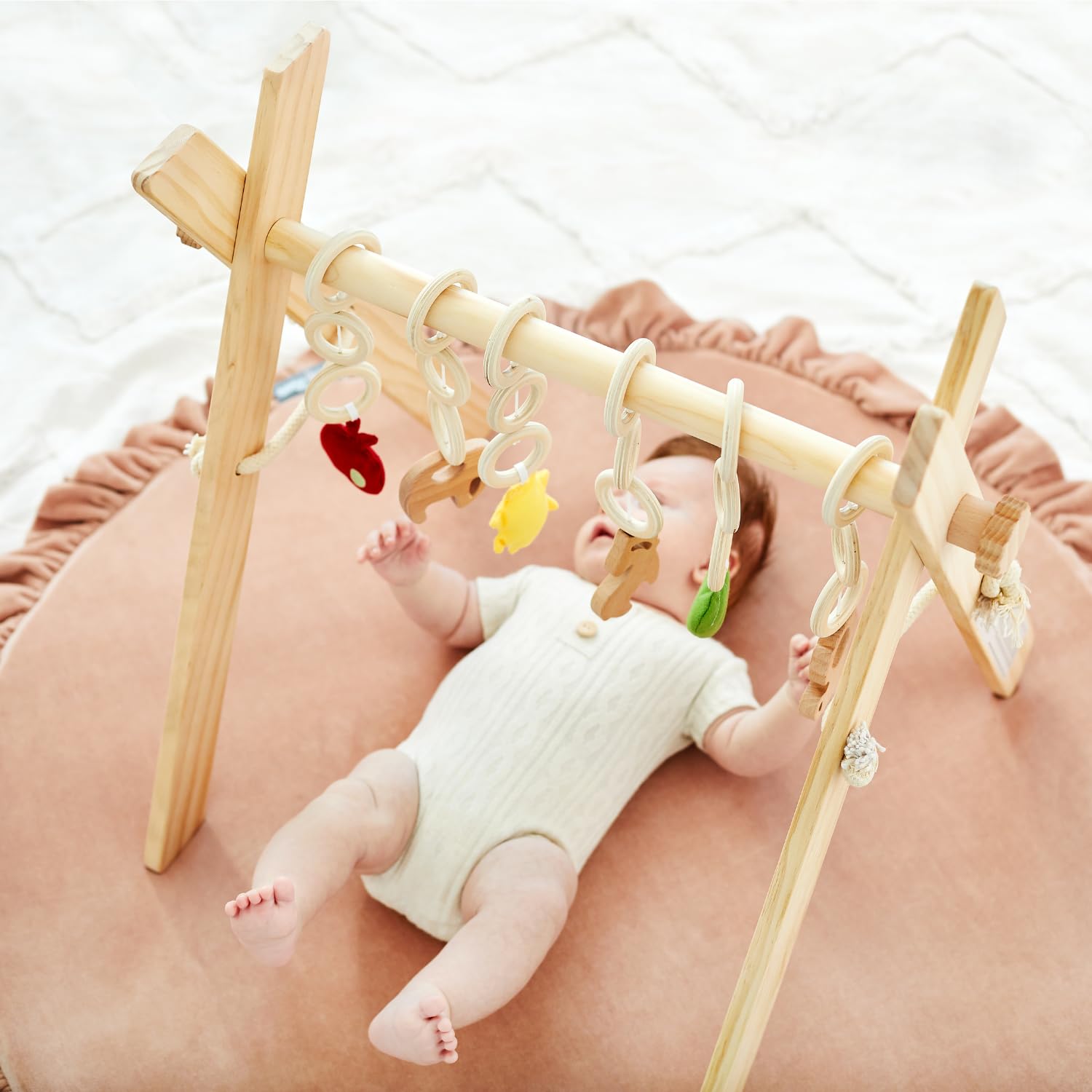 KiddyMoon Gimnasio De Madera Para Niños Y Bebés Con Juguetes Colgantes Juego De Actividades Juguete Montessori Para Niños Pequeños Gimnasio De Ejercicios Para Bebés, Natural