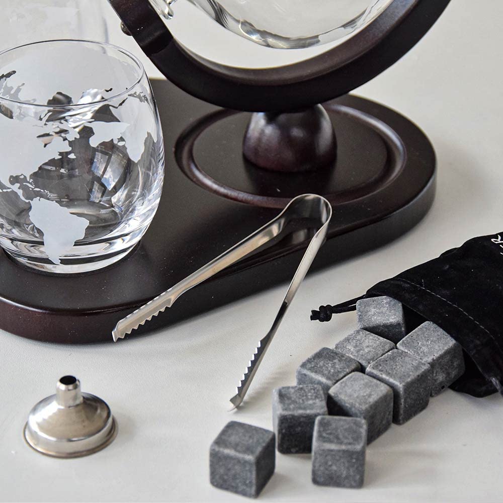 MikaMax - Globe Decanter Deluxe Set – Juego De Decantador De Whisky – Juego De Whisky Hecho A Mano – Incluye 2 Copas