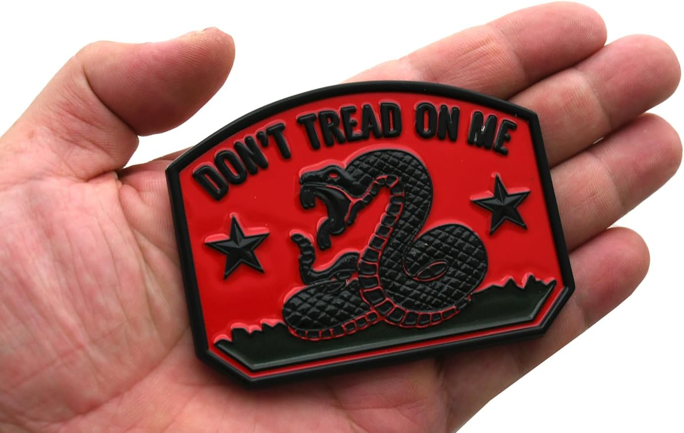 1x Gadsden Flag Rattlesnake Car Emblem 3D Decal Sticker with Don't Tread ON ME Slogan Fit for Car Truck Motorcycle Window Door and Flat Surface (Black Red) - Image 5