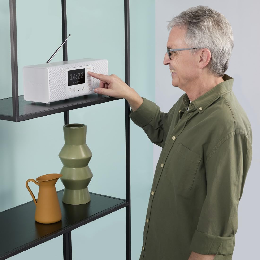 Hama Digitalradio mit Wecker (DAB Radio mit großem Display, Küchenradio, DAB+, Seniorenradio mit einfacher Bedienung, Bluetooth, FM, Radiowecker, Stereo-Radio, kleines Radio mit gutem Empfang) weiß