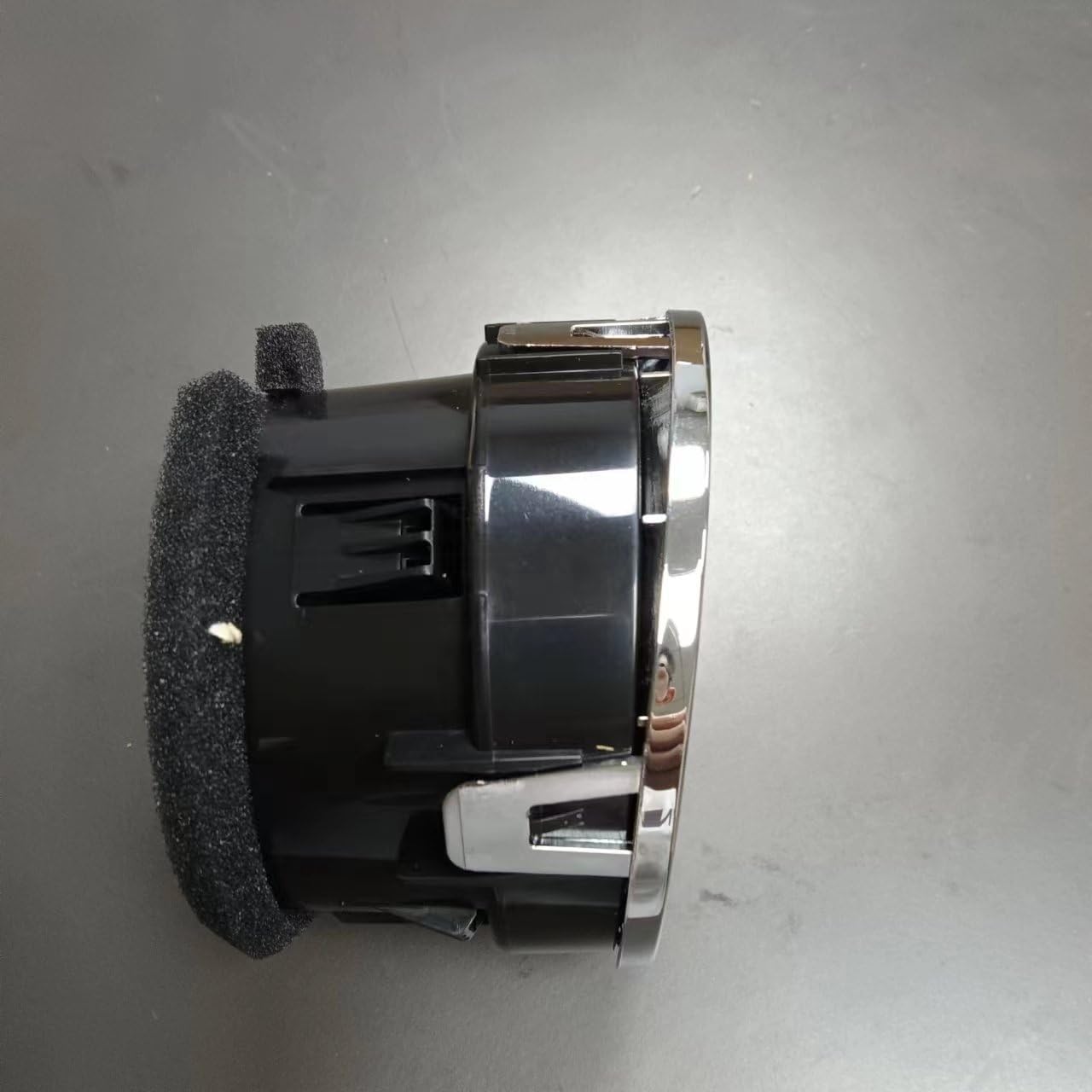 AIR CONDITIONER OUTLET 9L3Z19893CA 9L3Z-19893-CA