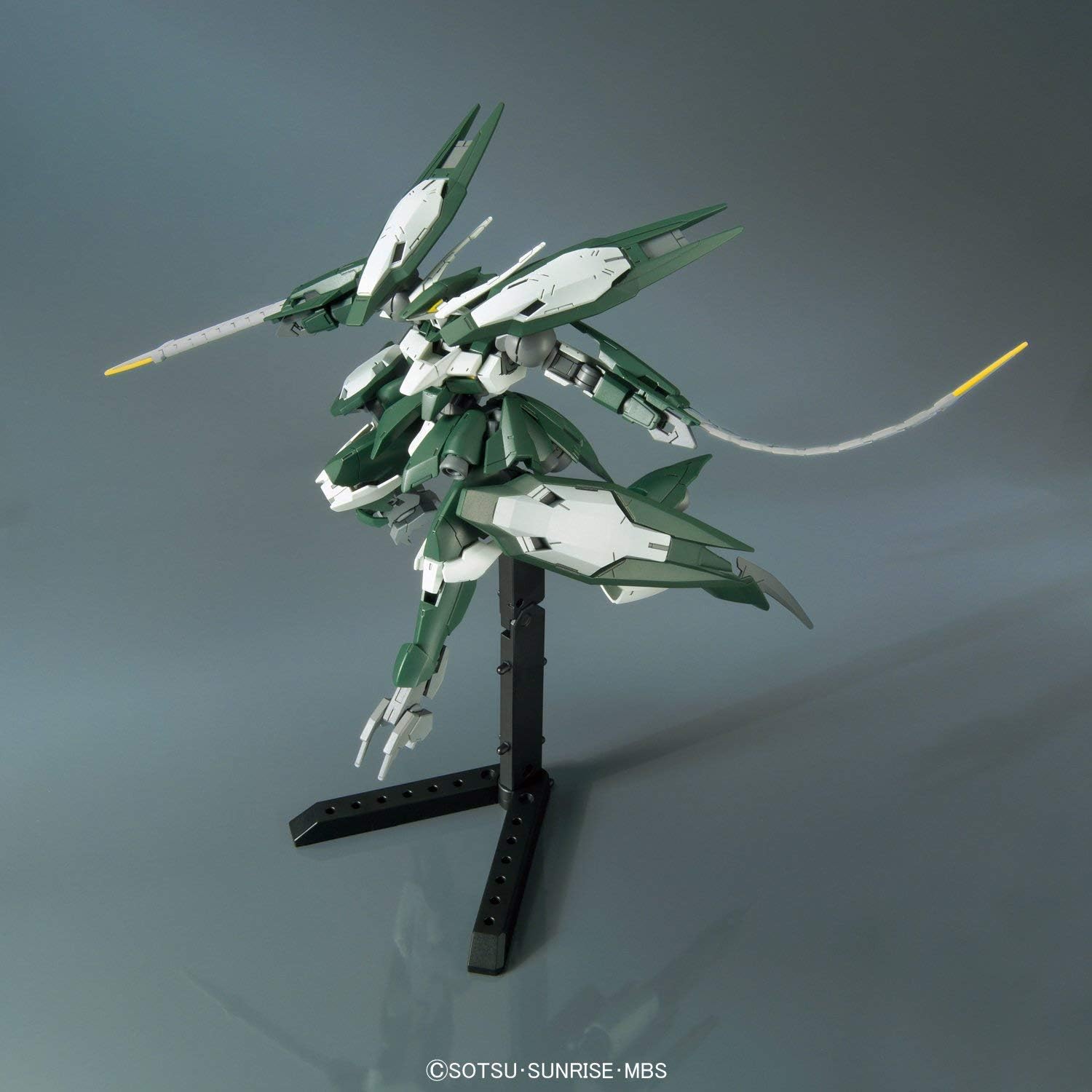 BANDAI SPIRITS HG 1/144 Gundam Model Kit: Reginlaze Julia 'Iron-Blooded Orphans'