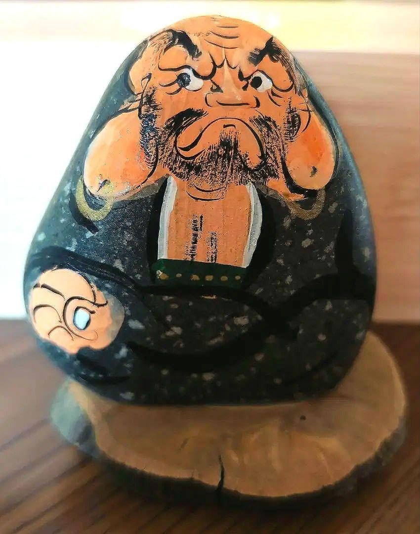 Amazon.co.jp: 不屈のこころ 達磨 だるま 石絵 置物 : ホーム＆キッチン