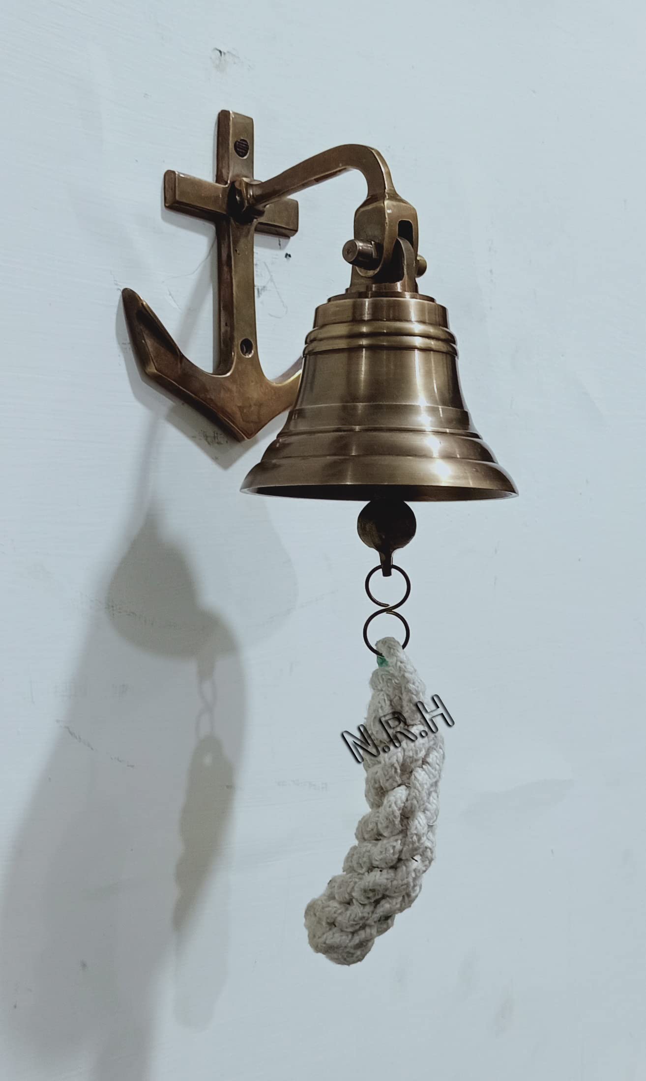 Nautical Outdoor Dinner Ship Bells Bracket Mounts Bells to Both Wall Surfaces Large Duty Watch/Indoor/Outdoor/Last Orders/Pub/Door/School/Dinner/Reception Wall Bell (4 inch, Antique Brass)
