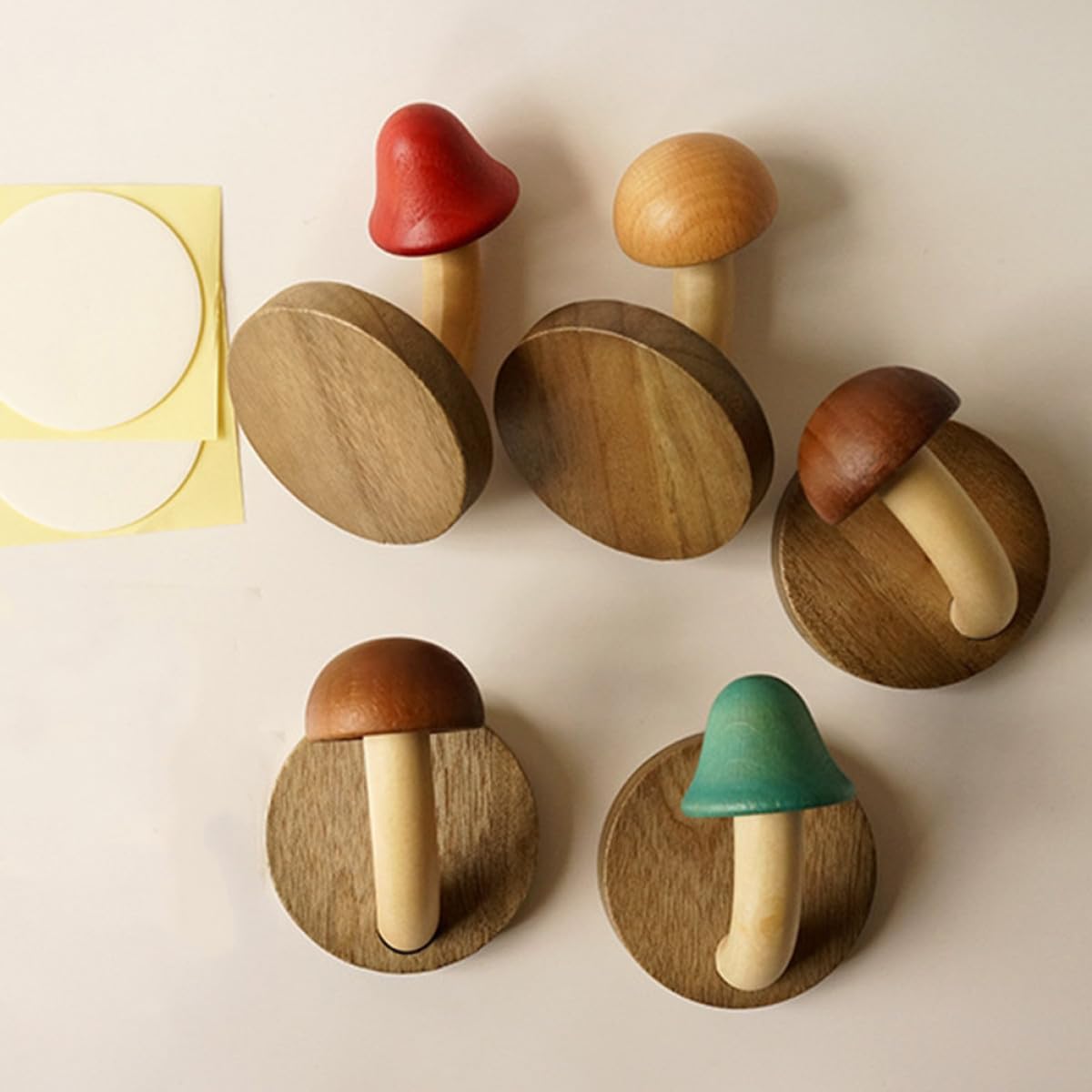 Ganchos de Pared Adhesivos de Madera Natural Forma de Hongo 4 Piezas sin Perforación para Colgar Abrigos y Toallas Decoración Nórdica para Baño y Dormitorio