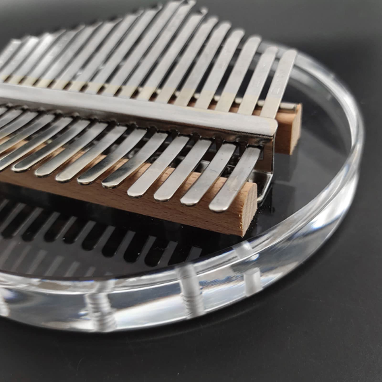Exquisiter Klang Daumenklavier Tragbares Acryl-Musikinstrument mit transparentem Körper, 17 Tasten für Musikliebhaber, die Zubehör Spielen Einfach zu Spielen