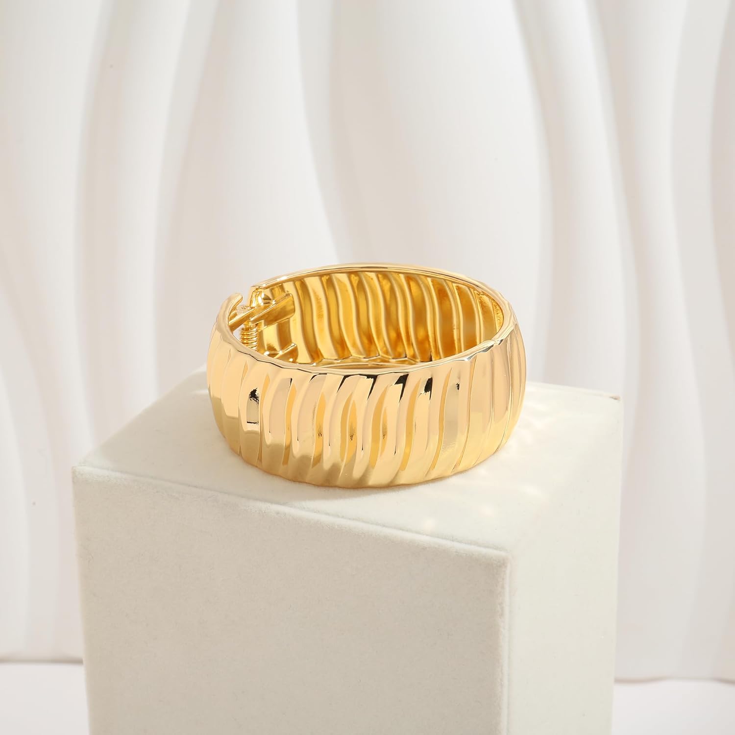 Chunky Gold Cuff Bangle Bracelet for Women Wide Twisted Texture Spring Clasp Open Thick Gold Bangle Jewelry for Party - Image 9