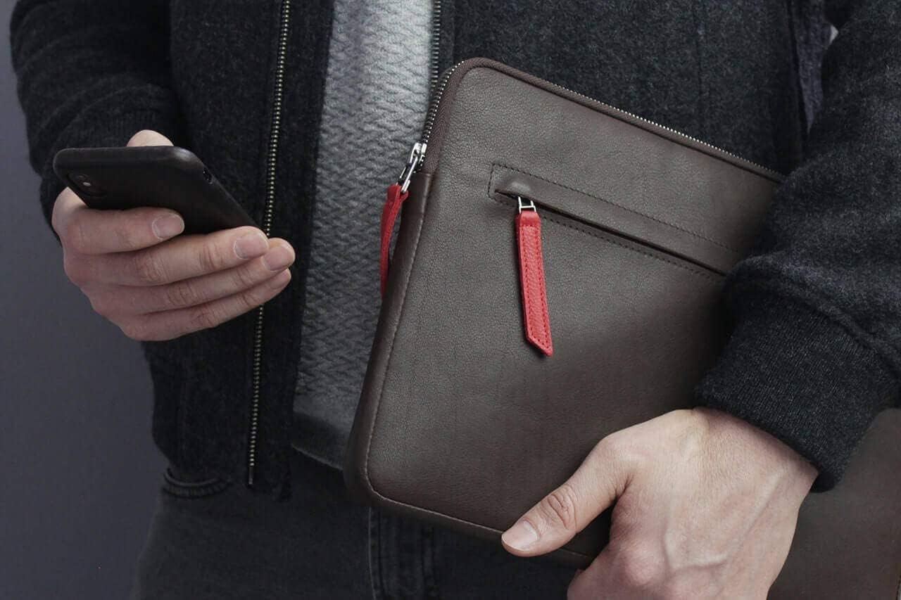 Pack & Smooch Designed for MacBook Pro 14" Case | Vegetable-Tanned Leather | Handmade in Germany | Anthracite/Dark Brown