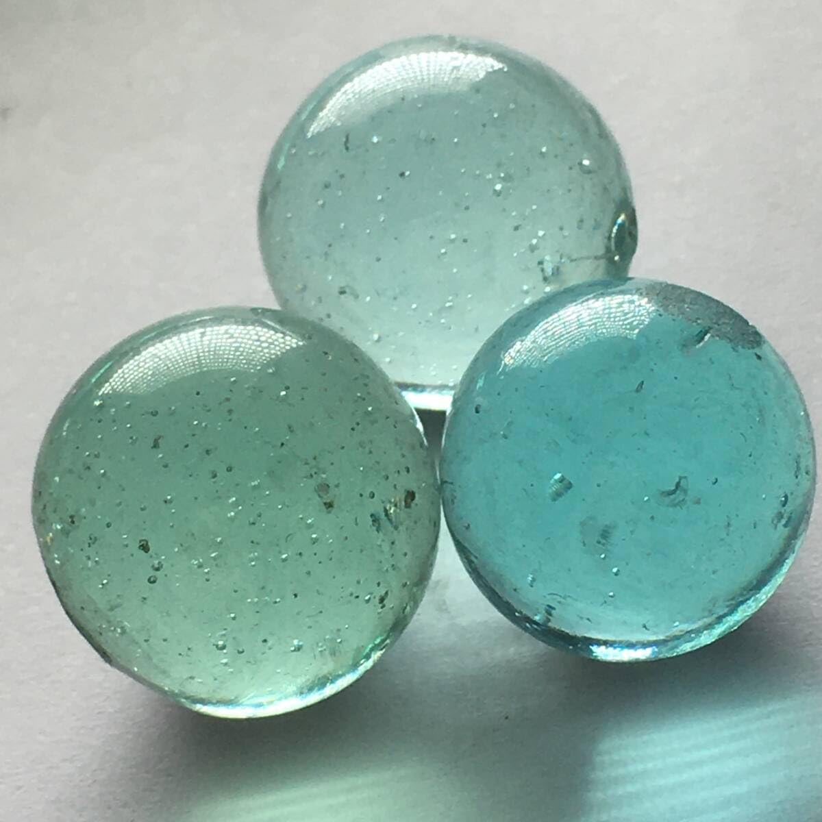 Amazon.co.jp: UNY96 当時物 古いビー玉 20個 レトロ へそ 気泡