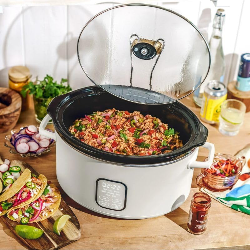 Programmable Automatically Slow Cooker, White Icing by Drew Barrymore Large 4 quart capacity, serves up to 7 people Maker Explorador Private Label